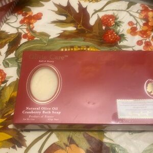 Cranberry olive oil soap 3 bars made in france sealed